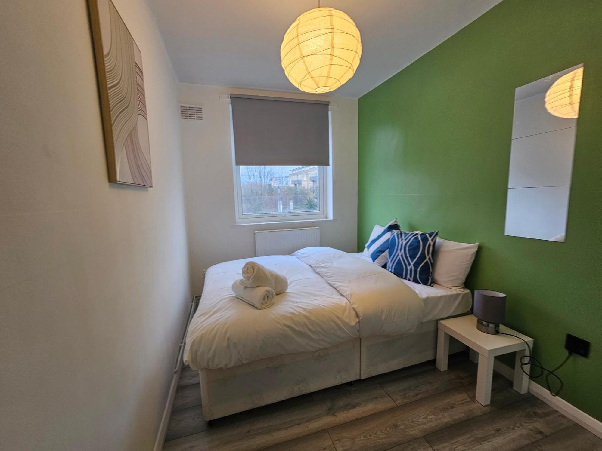London Mile End Rooms Exterior photo