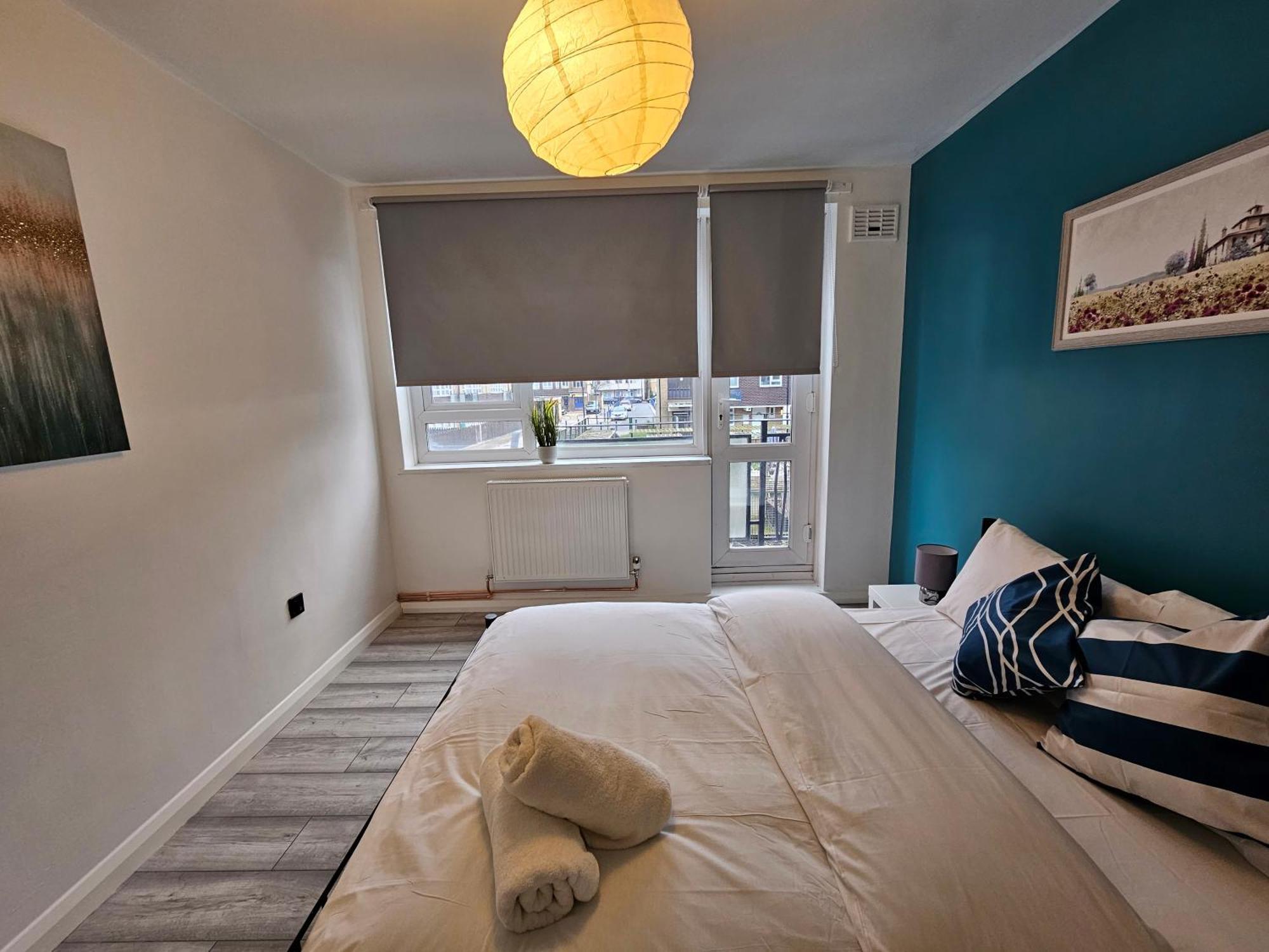London Mile End Rooms Exterior photo